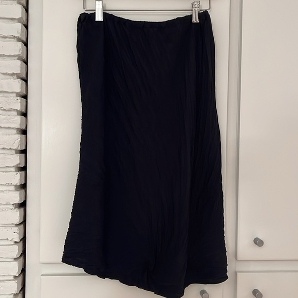 Babette skirt. Pleated with elastic waist.  Size medium. Made in USA.￼ - Picture 3 of 9
